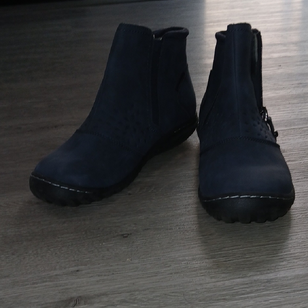 JBU Women’s Navy Zip-Back Ankle Boots - Comfort Sole Sz 7.5W  wide width EUC